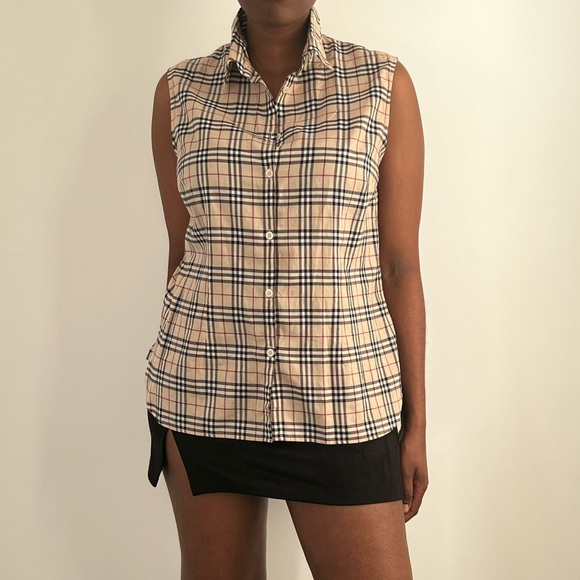 Sleeveless Burberry button up - Picture 2 of 2